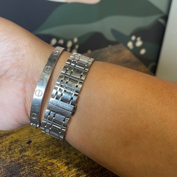 Burberry Checked Watch - Picture 10 of 10